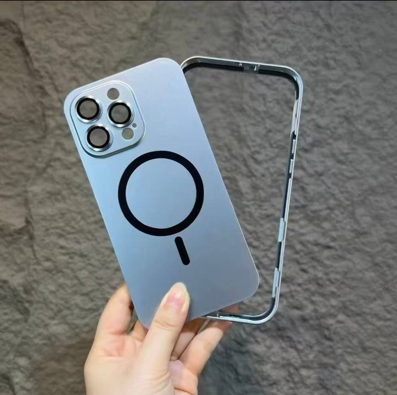 غطاء حماية آيفون معدني متوافق مع ماج سيف، تصميم رفيع ومضاد للصدمات، مناسب لآيفون17 برو ماكس